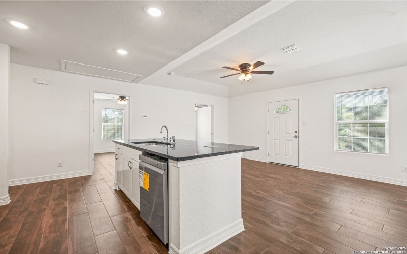 250 Bundy, San Antonio, TX 78220, 4 Habitaciones Habitaciones , ,2 BañosBaños,Residential,En Venta,250 Bundy,0,1925947