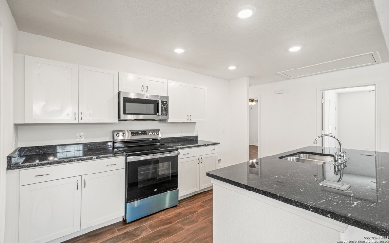 250 Bundy, San Antonio, TX 78220, 4 Habitaciones Habitaciones , ,2 BañosBaños,Residential,En Venta,250 Bundy,0,1925947