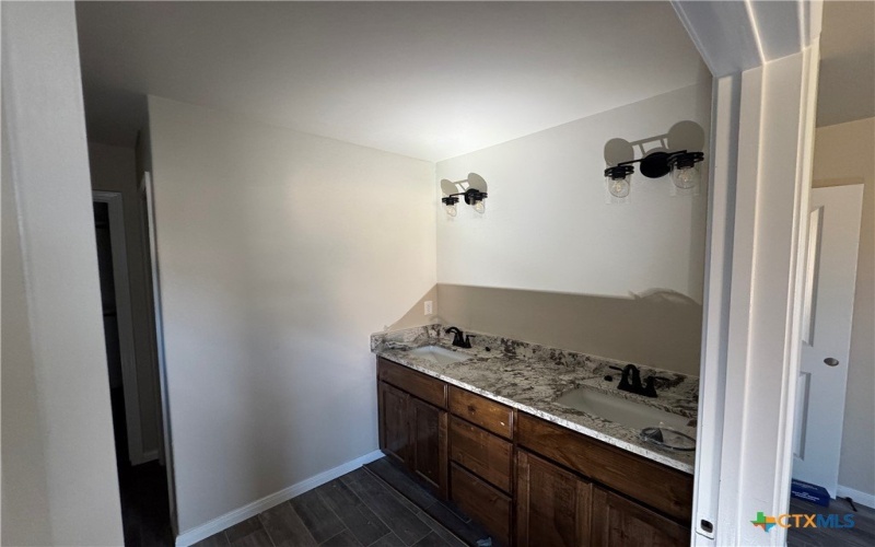 2552 Cowgirl Trail, Belton, TX 76513, 3 Bedrooms Bedrooms, ,2 BathroomsBathrooms,Residential,For Sale,2552 Cowgirl Trail,0,599067