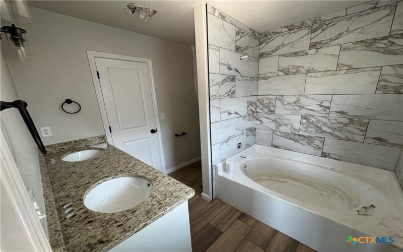 2558 Cowgirl Trail, Belton, TX 76513, 4 Bedrooms Bedrooms, ,2 BathroomsBathrooms,Residential,For Sale,2558 Cowgirl Trail,0,599086