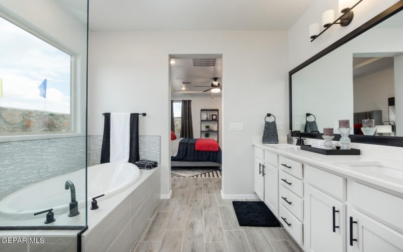 14017 Paseo Central Ave, Horizon City, TX 79928, 4 Bedrooms Bedrooms, ,2 BathroomsBathrooms,Residential,For Sale,14017 Paseo Central Ave,0,934478