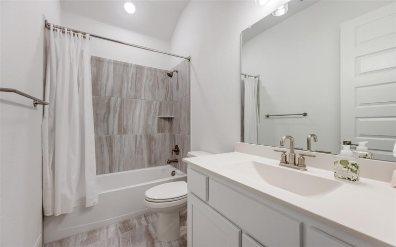 1815 Bell Court, Van Alstyne, TX 75495, 3 Bedrooms Bedrooms, ,2 BathroomsBathrooms,Residential,For Sale,1815 Bell Court,0,21119164