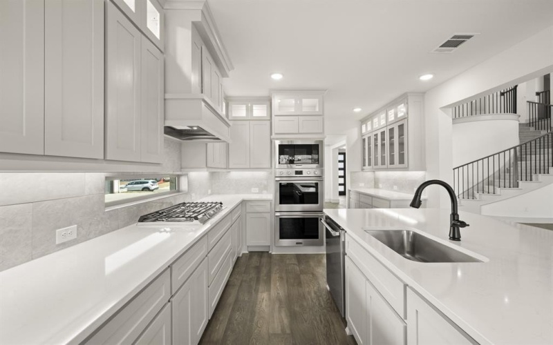 7047 Capanna Trail, Grand Prairie, TX 75054, 5 Habitaciones Habitaciones , ,5 BañosBaños,Residential,En Venta,7047 Capanna Trail,0,21122378