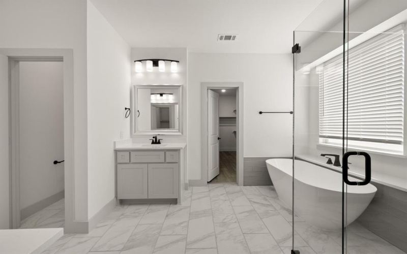 7047 Capanna Trail, Grand Prairie, TX 75054, 5 Habitaciones Habitaciones , ,5 BañosBaños,Residential,En Venta,7047 Capanna Trail,0,21122378