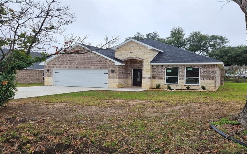 200 E 1st North Street, Kaufman, TX 75142, 4 Habitaciones Habitaciones , ,2 BañosBaños,Residential,En Venta,200 E 1st North Street,0,21122764