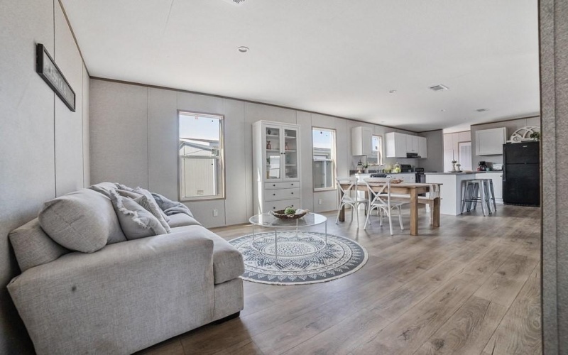 300 Huddleston Road, Sunset, TX 76270, 3 Habitaciones Habitaciones , ,2 BañosBaños,Residential,En Venta,300 Huddleston Road,0,21122778