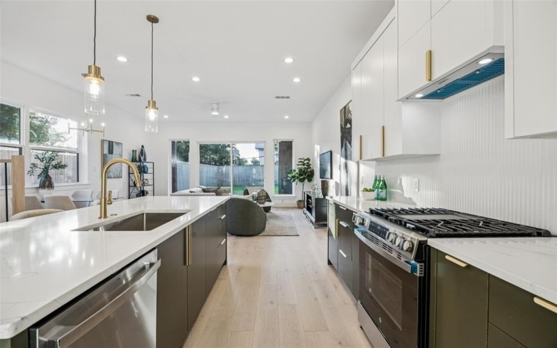 5633 East Side Avenue, Dallas, TX 75214, 3 Bedrooms Bedrooms, ,2 BathroomsBathrooms,Residential,For Sale,5633 East Side Avenue,0,21123011