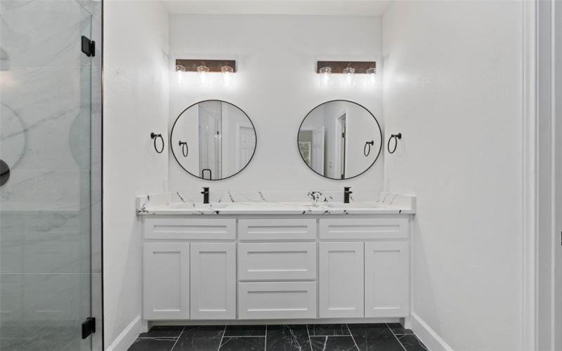 805 Ritchey Street, Gainesville, TX 76240, 3 Habitaciones Habitaciones , ,2 BañosBaños,Residential,En Venta,805 Ritchey Street,0,21123257