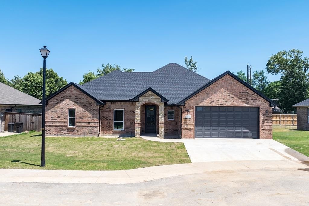 717 Cobblestone Cir, Mabank, TX 75147, 4 Habitaciones Habitaciones , ,2 BañosBaños,Residential,En Venta,717 Cobblestone Cir,108642