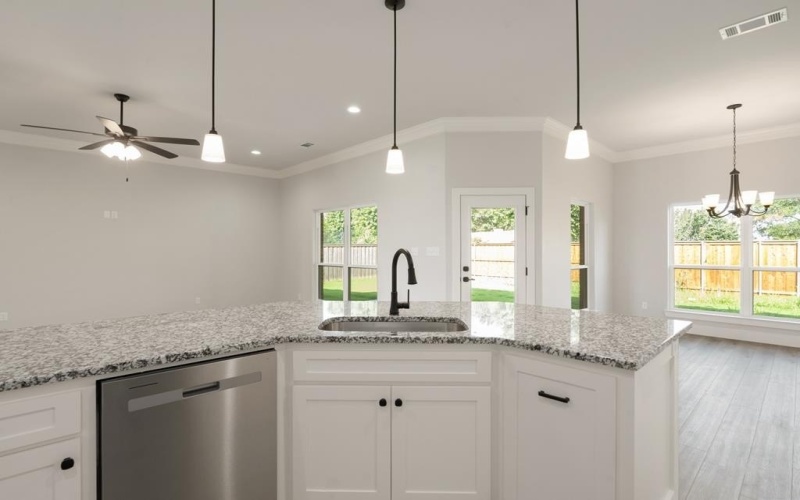 717 Cobblestone Cir, Mabank, TX 75147, 4 Habitaciones Habitaciones , ,2 BañosBaños,Residential,En Venta,717 Cobblestone Cir,108642
