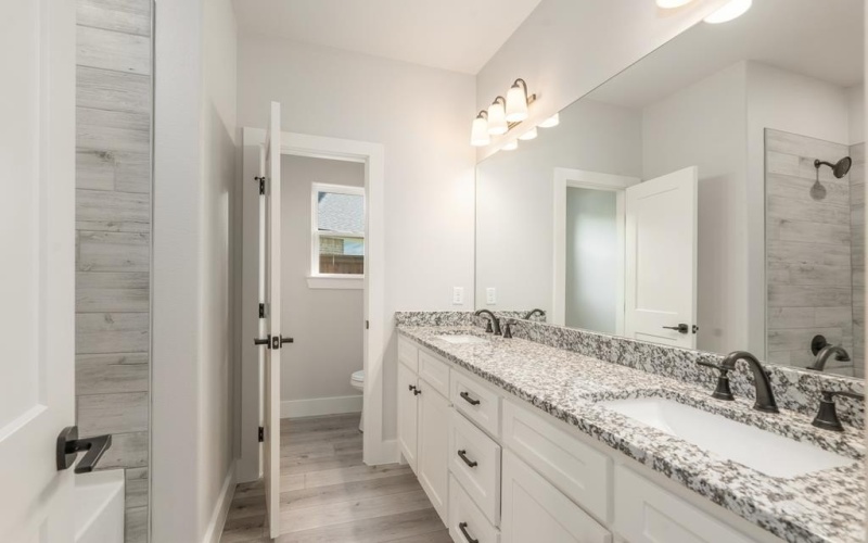 717 Cobblestone Cir, Mabank, TX 75147, 4 Habitaciones Habitaciones , ,2 BañosBaños,Residential,En Venta,717 Cobblestone Cir,108642