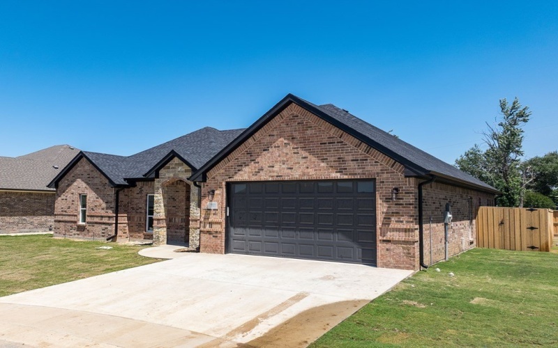 717 Cobblestone Cir, Mabank, TX 75147, 4 Habitaciones Habitaciones , ,2 BañosBaños,Residential,En Venta,717 Cobblestone Cir,108642