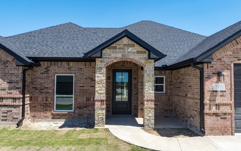 717 Cobblestone Cir, Mabank, TX 75147, 4 Habitaciones Habitaciones , ,2 BañosBaños,Residential,En Venta,717 Cobblestone Cir,108642