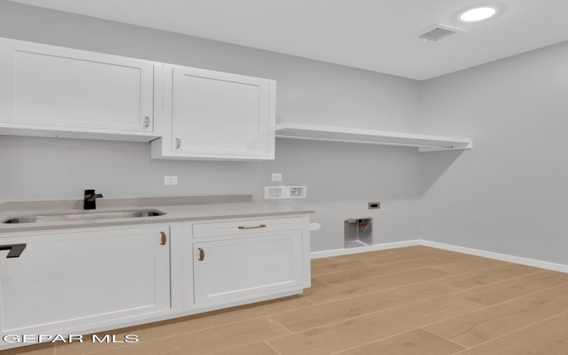 6020 MOHEGAN SUN Street, El Paso, TX 79932, 4 Bedrooms Bedrooms, ,3 BathroomsBathrooms,Residential,For Sale,6020 MOHEGAN SUN Street,0,934531