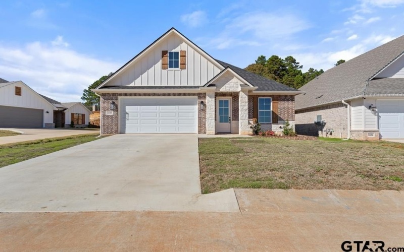 9248 Villas Ct, Tyler, TX 75703, 4 Bedrooms Bedrooms, ,2 BathroomsBathrooms,Residential,For Sale,9248 Villas Ct,0,25017340