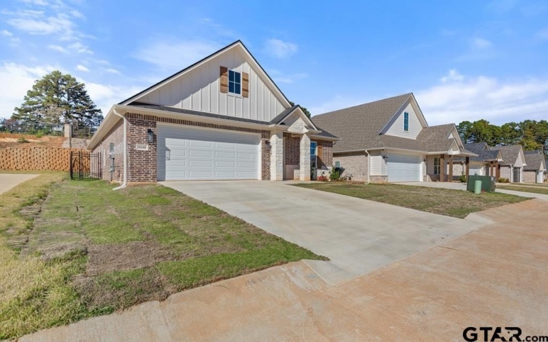 9248 Villas Ct, Tyler, TX 75703, 4 Bedrooms Bedrooms, ,2 BathroomsBathrooms,Residential,For Sale,9248 Villas Ct,0,25017340