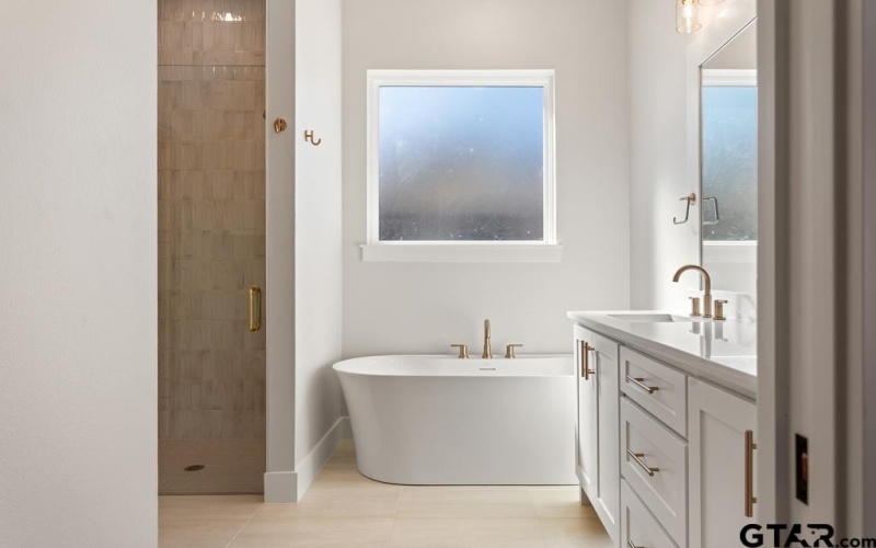 9248 Villas Ct, Tyler, TX 75703, 4 Bedrooms Bedrooms, ,2 BathroomsBathrooms,Residential,For Sale,9248 Villas Ct,0,25017340