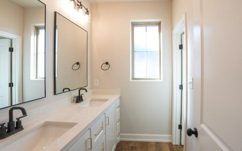 5825 111th Street, Lubbock, TX 79424, 4 Bedrooms Bedrooms, ,3 BathroomsBathrooms,Residential,For Sale,5825 111th Street,0,202563692