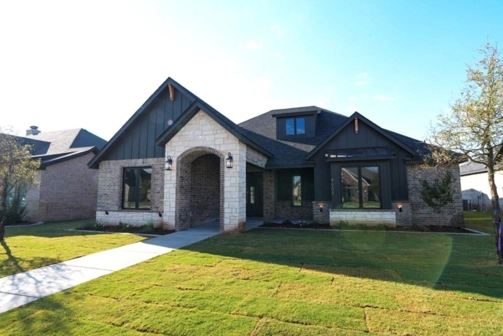 4605 140th Street, Lubbock, TX 79424, 4 Bedrooms Bedrooms, ,3 BathroomsBathrooms,Residential,For Sale,4605 140th Street,0,202563696