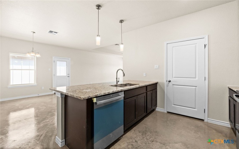 412 W Avenue C, Copperas Cove, TX 76522, 3 Habitaciones Habitaciones , ,2 BañosBaños,Residential,En Venta,412 W Avenue C,0,590138