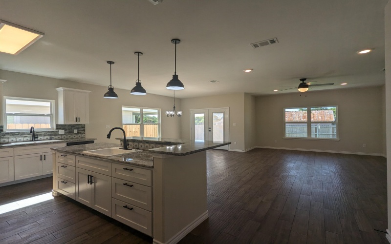 1704 E Avenue G, Lampasas, TX 76550, 3 Bedrooms Bedrooms, ,2 BathroomsBathrooms,Residential,For Sale,1704 E Avenue G,169346
