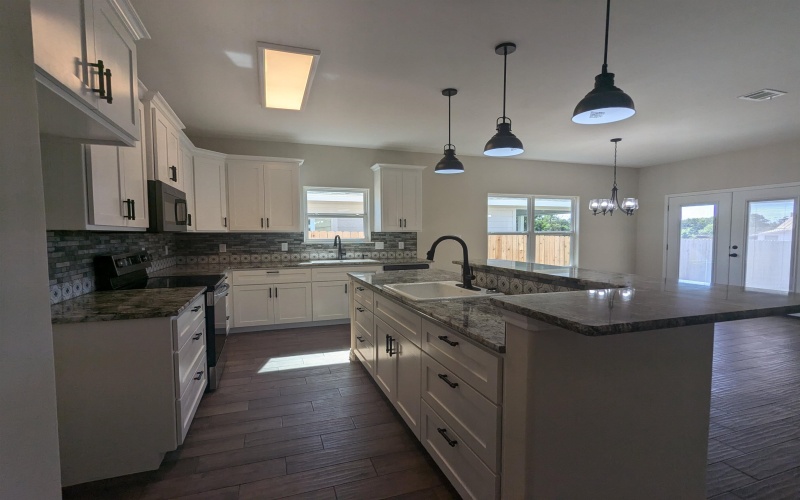 1704 E Avenue G, Lampasas, TX 76550, 3 Bedrooms Bedrooms, ,2 BathroomsBathrooms,Residential,For Sale,1704 E Avenue G,169346