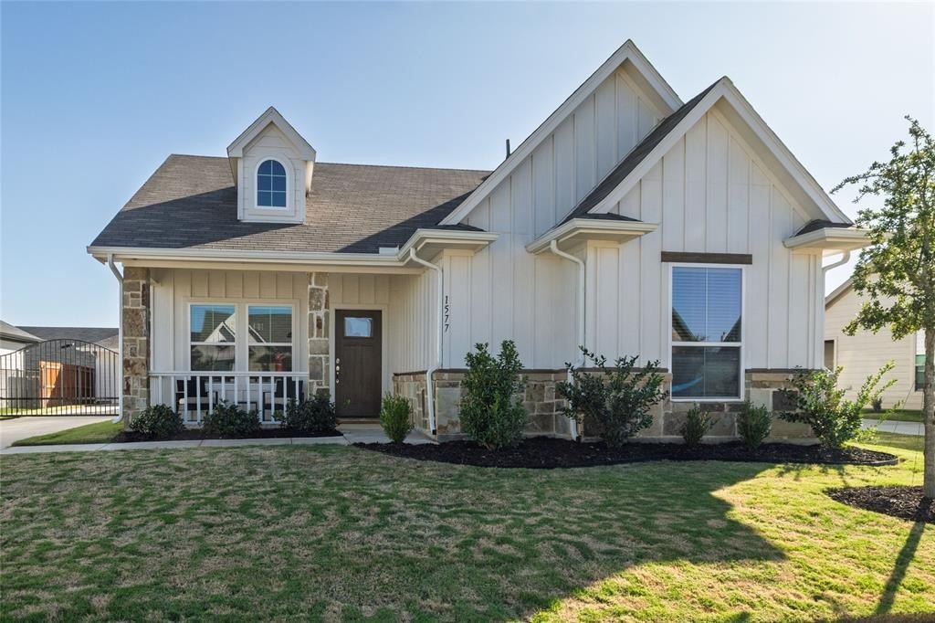 1577 Saylee Lane, Burleson, TX 76028, 3 Bedrooms Bedrooms, ,2 BathroomsBathrooms,Residential,For Sale,1577 Saylee Lane,0,21115762