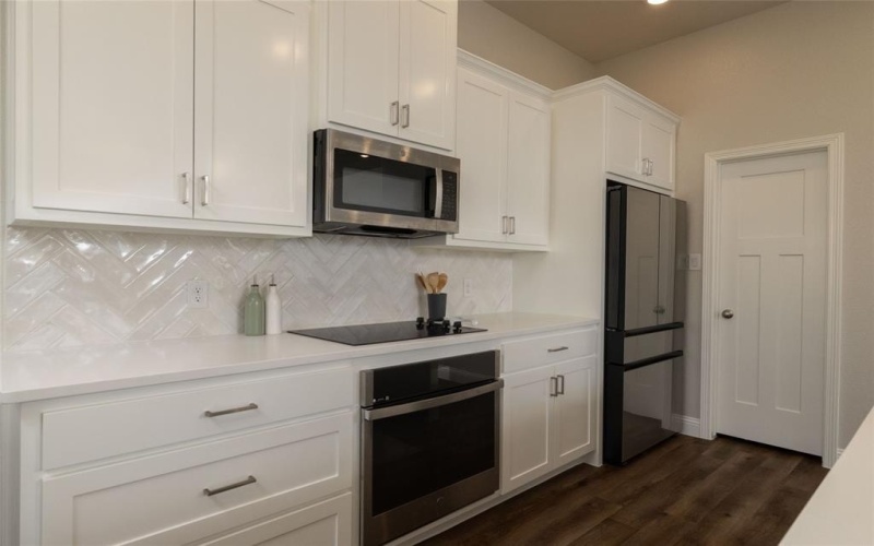 1577 Saylee Lane, Burleson, TX 76028, 3 Bedrooms Bedrooms, ,2 BathroomsBathrooms,Residential,For Sale,1577 Saylee Lane,0,21115762