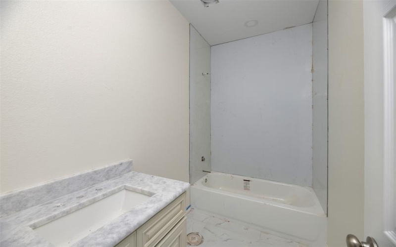 709 Blue Fathom Drive, Runaway Bay, TX 76426, 3 Bedrooms Bedrooms, ,2 BathroomsBathrooms,Residential,For Sale,709 Blue Fathom Drive,0,21119778