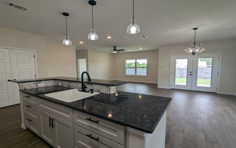 1708 E Ave G, Lampasas, TX 76550, 3 Bedrooms Bedrooms, ,2 BathroomsBathrooms,Residential,For Sale,1708 E Ave G,0,169366
