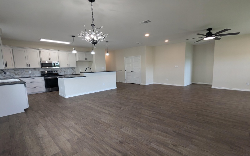 1708 E Ave G, Lampasas, TX 76550, 3 Bedrooms Bedrooms, ,2 BathroomsBathrooms,Residential,For Sale,1708 E Ave G,0,169366