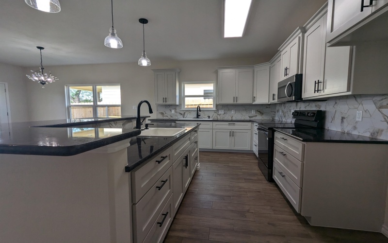 1708 E Ave G, Lampasas, TX 76550, 3 Bedrooms Bedrooms, ,2 BathroomsBathrooms,Residential,For Sale,1708 E Ave G,0,169366