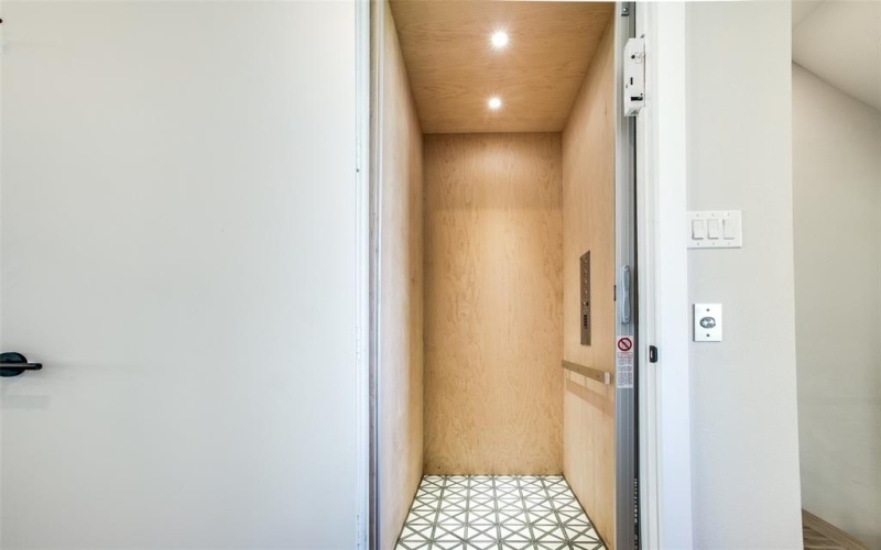 13001 Hutton Drive #29, Farmers Branch, TX 75234, 3 Bedrooms Bedrooms, ,3 BathroomsBathrooms,Residential,For Sale,13001 Hutton Drive,0,21124789