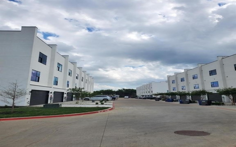 13001 Hutton Drive #29, Farmers Branch, TX 75234, 3 Bedrooms Bedrooms, ,3 BathroomsBathrooms,Residential,For Sale,13001 Hutton Drive,0,21124789