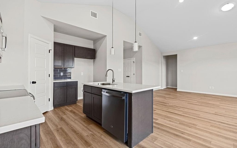 208 Lead Creek Drive, Fort Worth, TX 76131, 4 Habitaciones Habitaciones , ,2 BañosBaños,Residential,En Venta,208 Lead Creek Drive,0,21125057