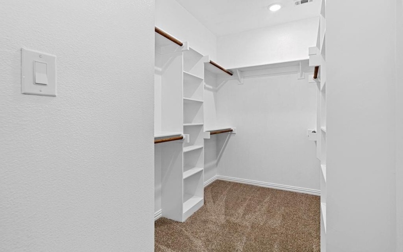 208 Lead Creek Drive, Fort Worth, TX 76131, 4 Habitaciones Habitaciones , ,2 BañosBaños,Residential,En Venta,208 Lead Creek Drive,0,21125057