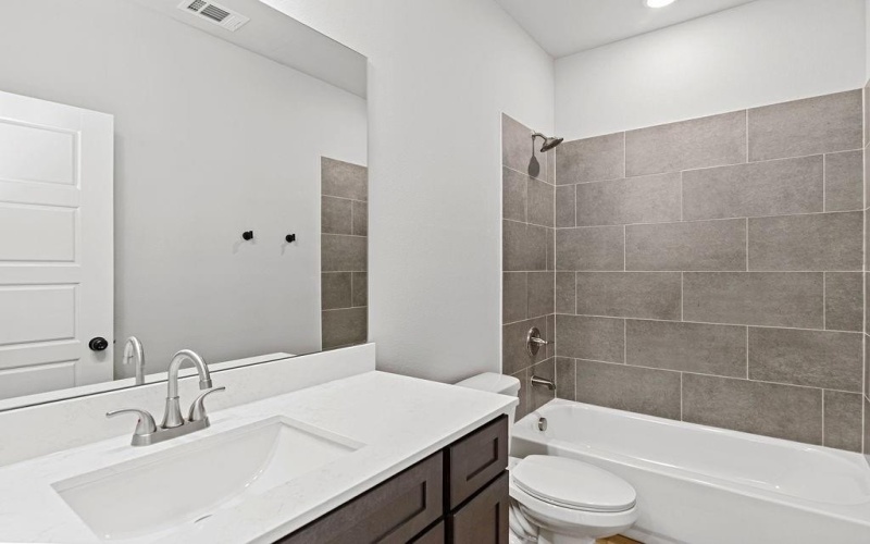 208 Lead Creek Drive, Fort Worth, TX 76131, 4 Habitaciones Habitaciones , ,2 BañosBaños,Residential,En Venta,208 Lead Creek Drive,0,21125057