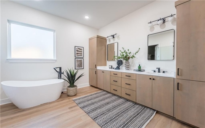 13019 Rainier Drive, Woodway, TX 76712, 5 Habitaciones Habitaciones , ,3 BañosBaños,Residential,En Venta,13019 Rainier Drive,0,218002