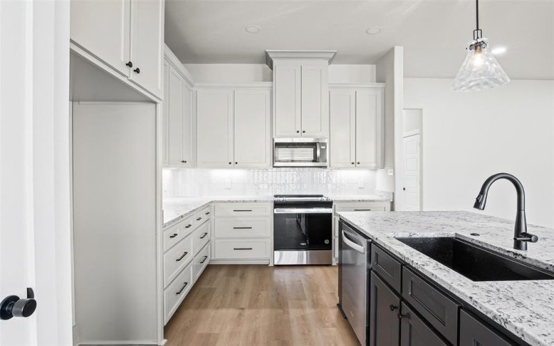 825 Forward Pass Drive, Hewitt, TX 76643, 4 Habitaciones Habitaciones , ,2 BañosBaños,Residential,En Venta,825 Forward Pass Drive,0,21122828