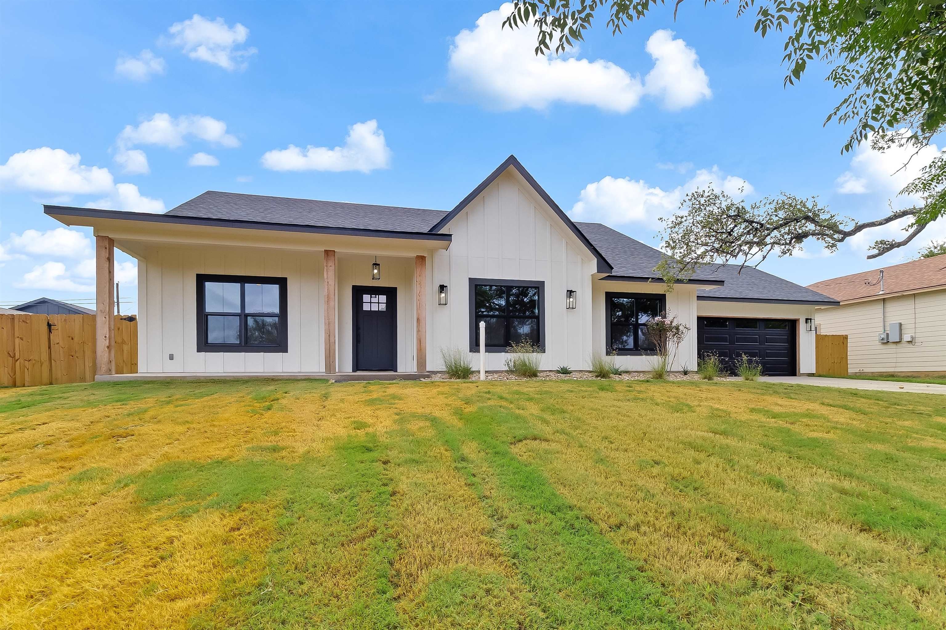 837 Birch Lane, Cottonwood Shores, TX 78657, 4 Habitaciones Habitaciones , ,3 BañosBaños,Residential,En Venta,837 Birch Lane,169900