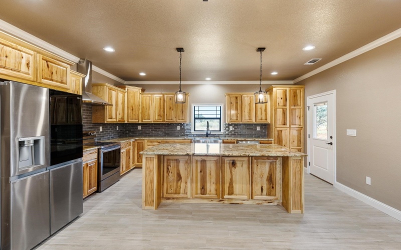 106 Bobcat Trail, Llano, TX 78643, 3 Habitaciones Habitaciones , ,2 BañosBaños,Residential,En Venta,106 Bobcat Trail,169912