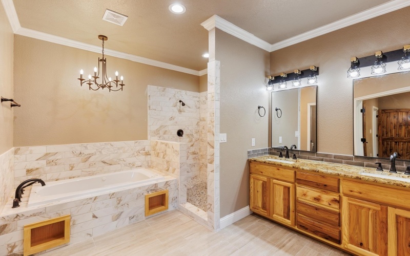 106 Bobcat Trail, Llano, TX 78643, 3 Habitaciones Habitaciones , ,2 BañosBaños,Residential,En Venta,106 Bobcat Trail,169912