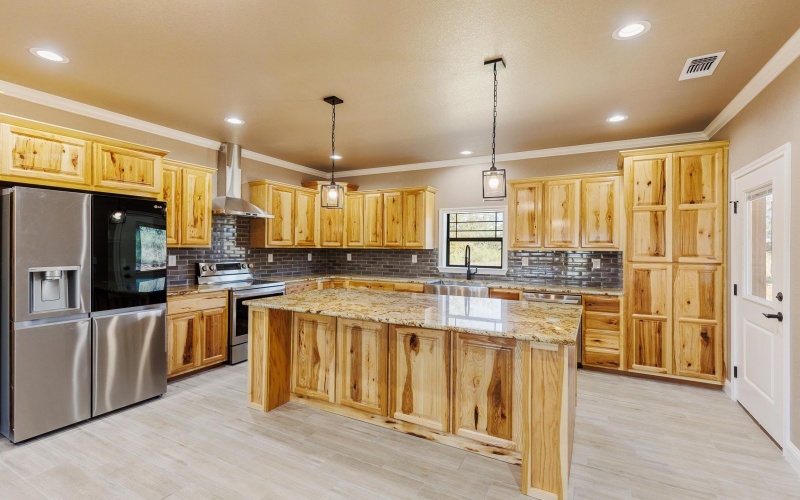 106 Bobcat Trail, Llano, TX 78643, 3 Habitaciones Habitaciones , ,2 BañosBaños,Residential,En Venta,106 Bobcat Trail,169912