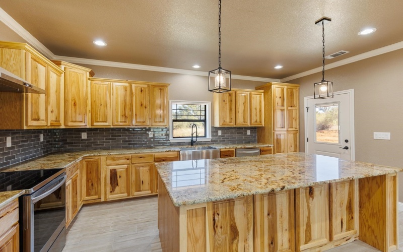 106 Bobcat Trail, Llano, TX 78643, 3 Habitaciones Habitaciones , ,2 BañosBaños,Residential,En Venta,106 Bobcat Trail,169912
