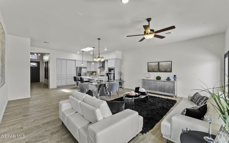 1137 Brass Hill Avenue, Santa Teresa, NM 88008, 4 Bedrooms Bedrooms, ,3 BathroomsBathrooms,Residential,For Sale,1137 Brass Hill Avenue,0,934613