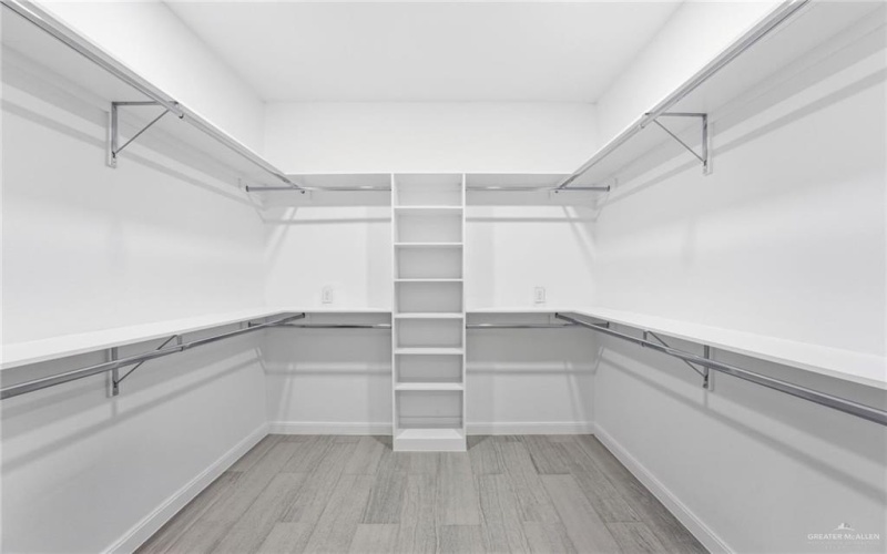 3921 Zimmerius Avenue, McAllen, TX 78504, 3 Bedrooms Bedrooms, ,3 BathroomsBathrooms,Residential,For Sale,3921 Zimmerius Avenue,0,488151