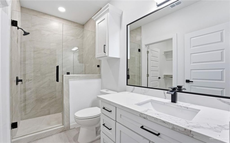 3921 Zimmerius Avenue, McAllen, TX 78504, 3 Bedrooms Bedrooms, ,3 BathroomsBathrooms,Residential,For Sale,3921 Zimmerius Avenue,0,488151