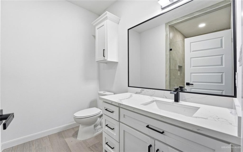 3921 Zimmerius Avenue, McAllen, TX 78504, 3 Bedrooms Bedrooms, ,3 BathroomsBathrooms,Residential,For Sale,3921 Zimmerius Avenue,0,488151