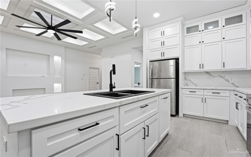 3921 Zimmerius Avenue, McAllen, TX 78504, 3 Bedrooms Bedrooms, ,3 BathroomsBathrooms,Residential,For Sale,3921 Zimmerius Avenue,0,488151