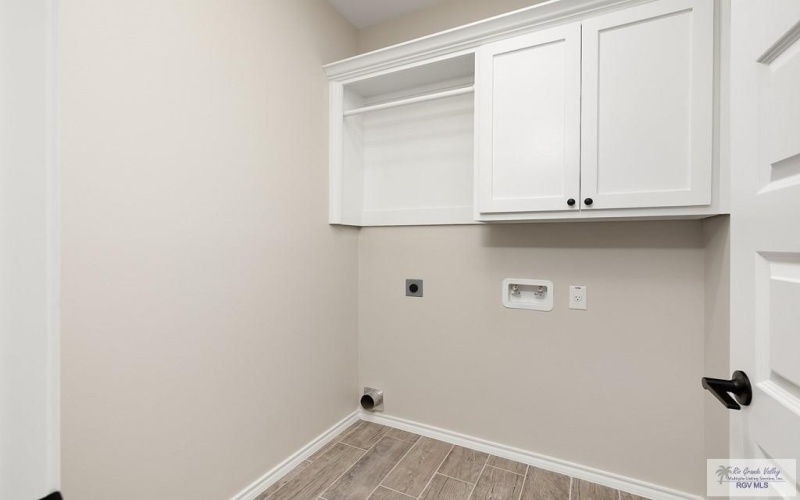 308 N LEON AVE, ELSA, TX 78543, 3 Habitaciones Habitaciones , ,2 BañosBaños,Residential,En Venta,308 N LEON AVE,0,29765117